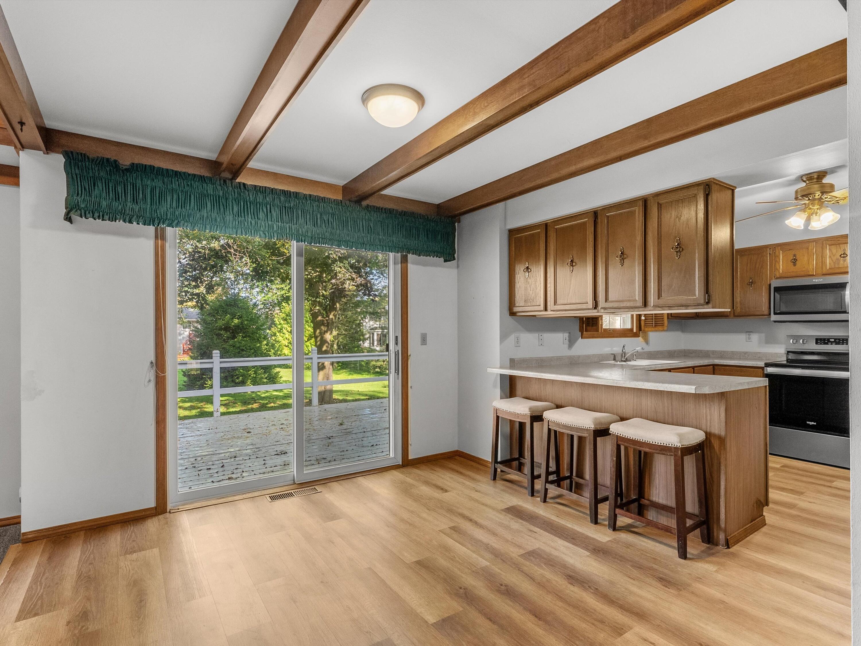 3121 Monroe Street Two Rivers, WI 54241 - Photo 6 of 48 17-017_2547892_03749