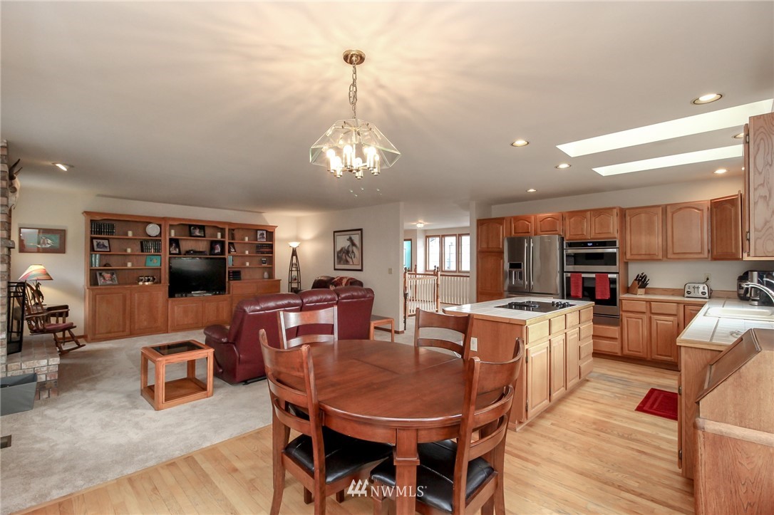 19635 110th Place Northeast Bothell, WA 98011 - Photo 4 of 20 Gallery Image 4