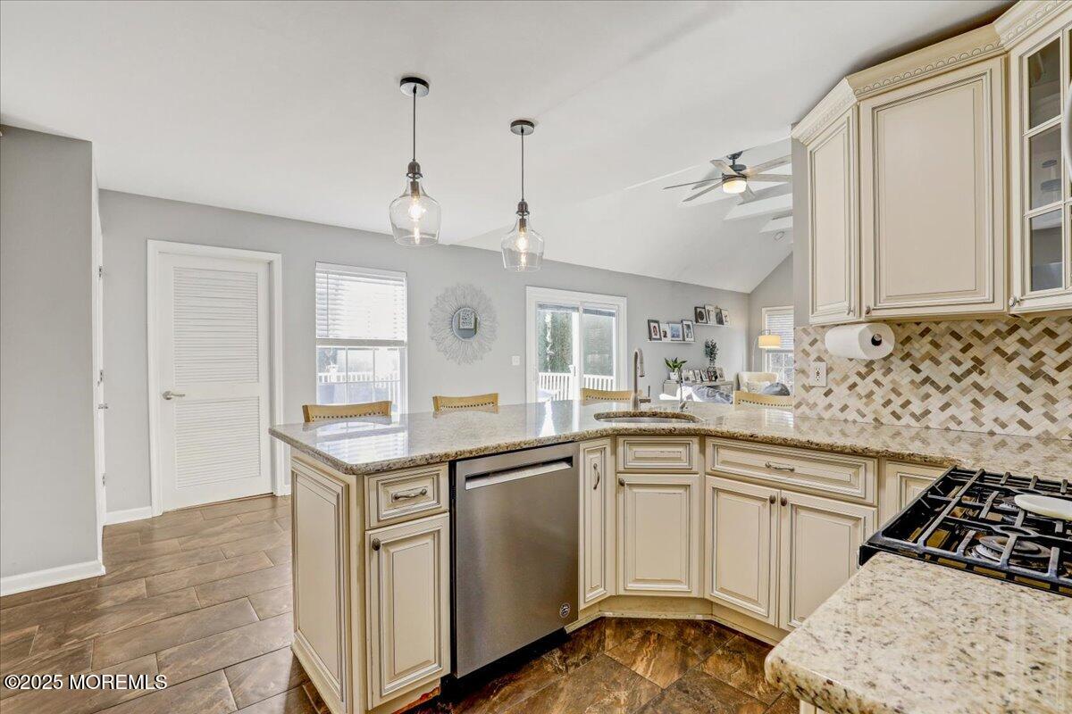 10 Crater Lake Road Howell, NJ 07731 - Photo 10 of 30 10-Kitchen