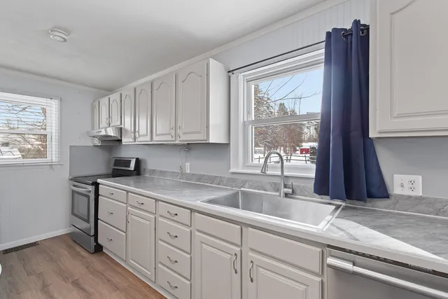 $165,000 | 613 West Adrian Street, Blissfield, MI 49228