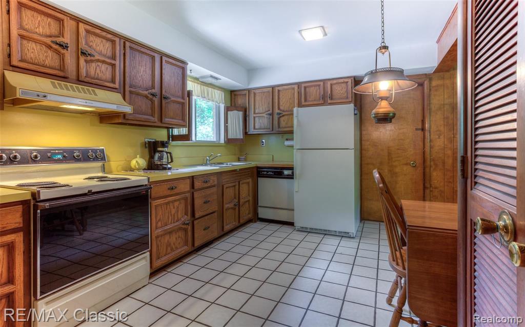 30535 Pear Ridge Farmington Hills, MI 48334 - Photo 15 of 51