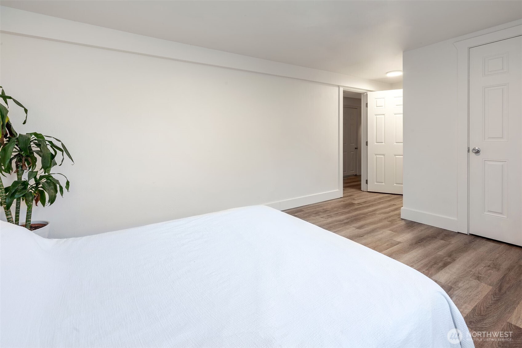 12840 Renton Avenue South Seattle, WA 98178 - Photo 12 of 18