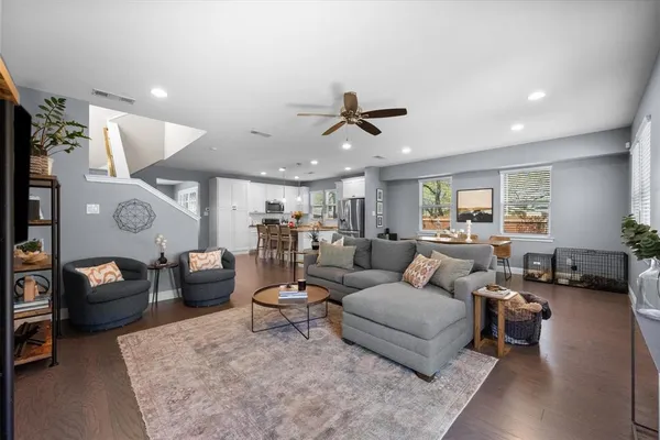 $610,000 | 2801 Livingston Avenue, Fort Worth, TX 76110