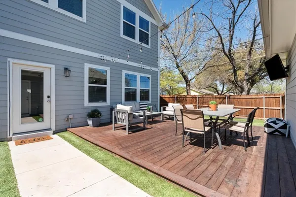 $610,000 | 2801 Livingston Avenue, Fort Worth, TX 76110