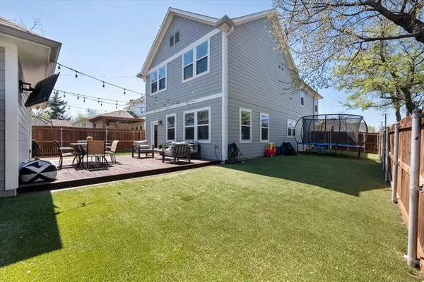 $610,000 | 2801 Livingston Avenue, Fort Worth, TX 76110