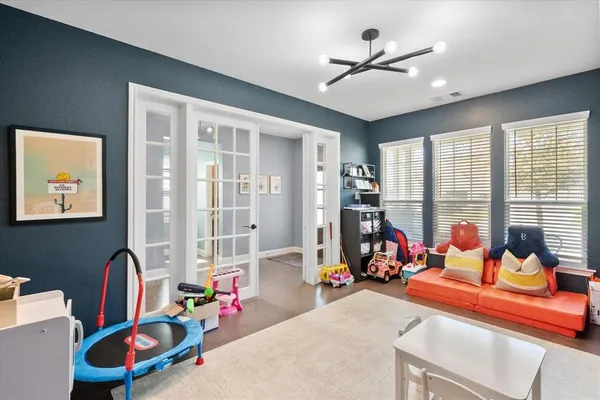 $610,000 | 2801 Livingston Avenue, Fort Worth, TX 76110