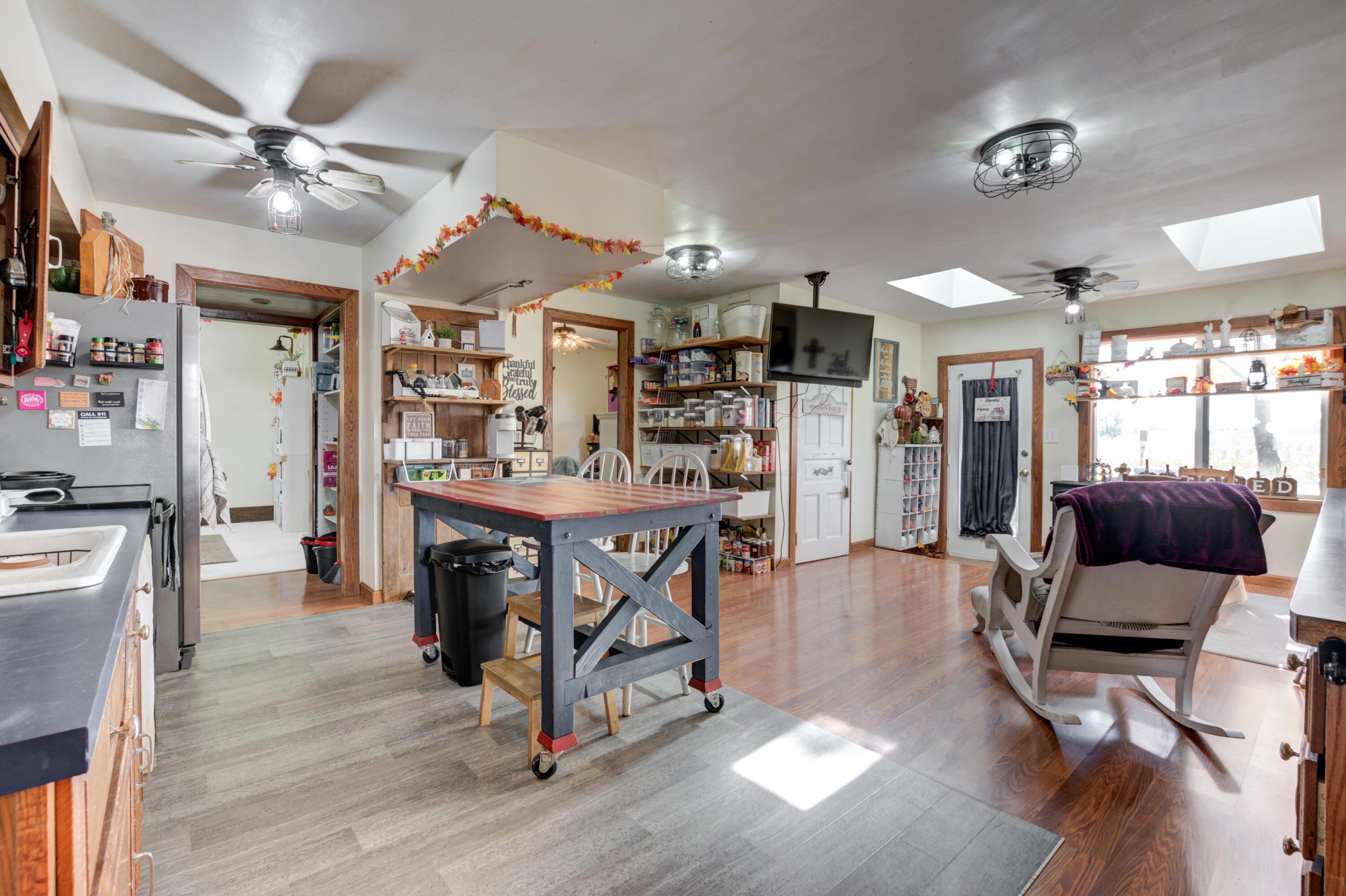 2321 Troy Road Delaware, OH 43015 - Photo 16 of 58 Kitchen/Eating Area