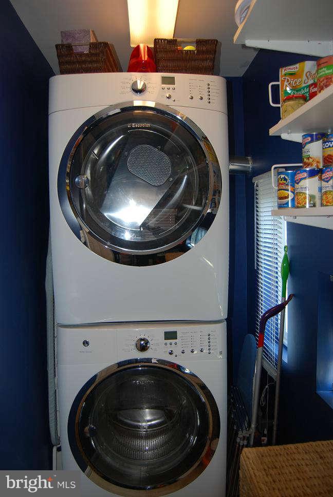 6400 Old Landover Road Landover, MD 20785 - Photo 12 of 30 Laundry Rm w/High Capacity Washer/Dryer