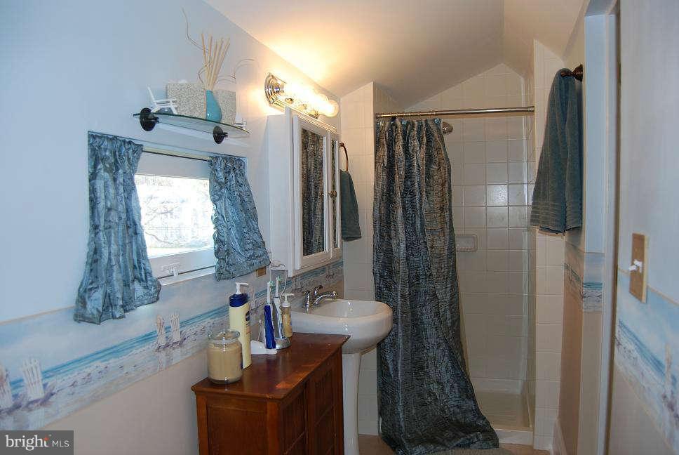 6400 Old Landover Road Landover, MD 20785 - Photo 16 of 30 Bath (Master)