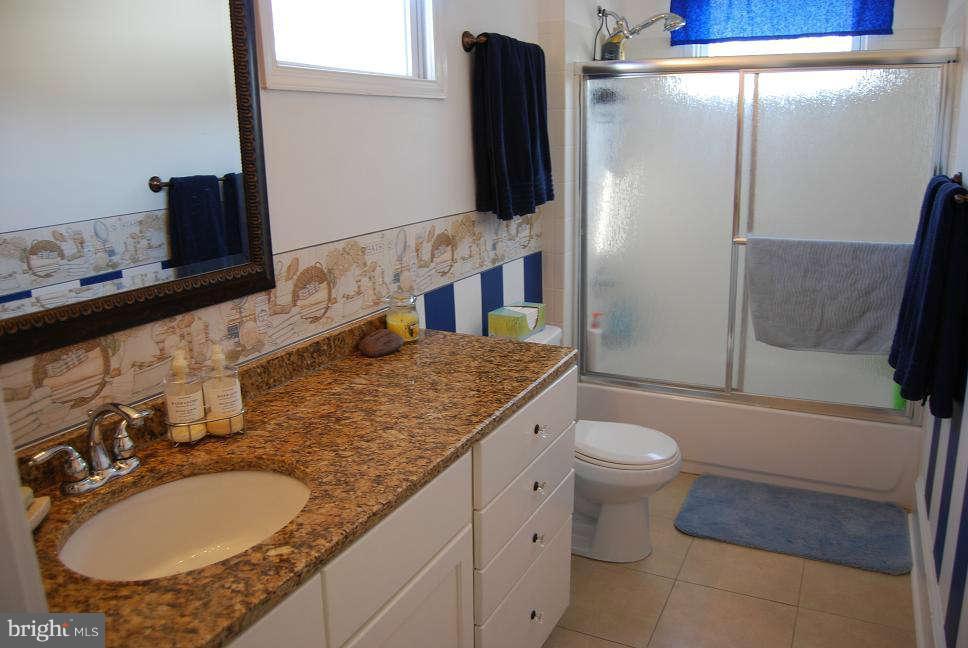6400 Old Landover Road Landover, MD 20785 - Photo 22 of 30 Upstairs Full Bath