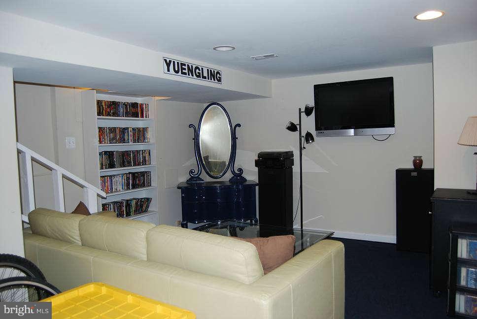 6400 Old Landover Road Landover, MD 20785 - Photo 24 of 30 LL Den/Family Room