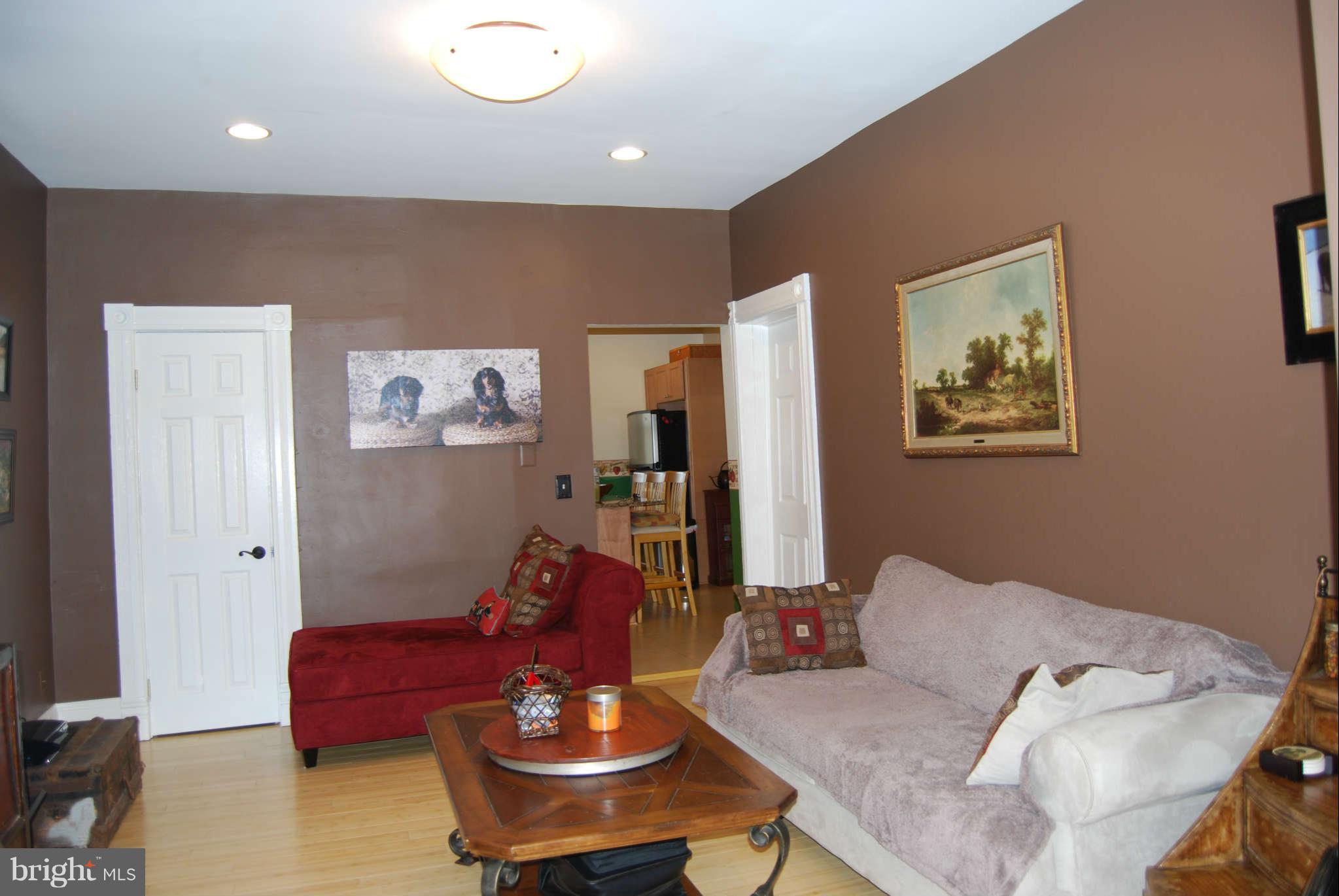 6400 Old Landover Road Landover, MD 20785 - Photo 10 of 30 Living Room