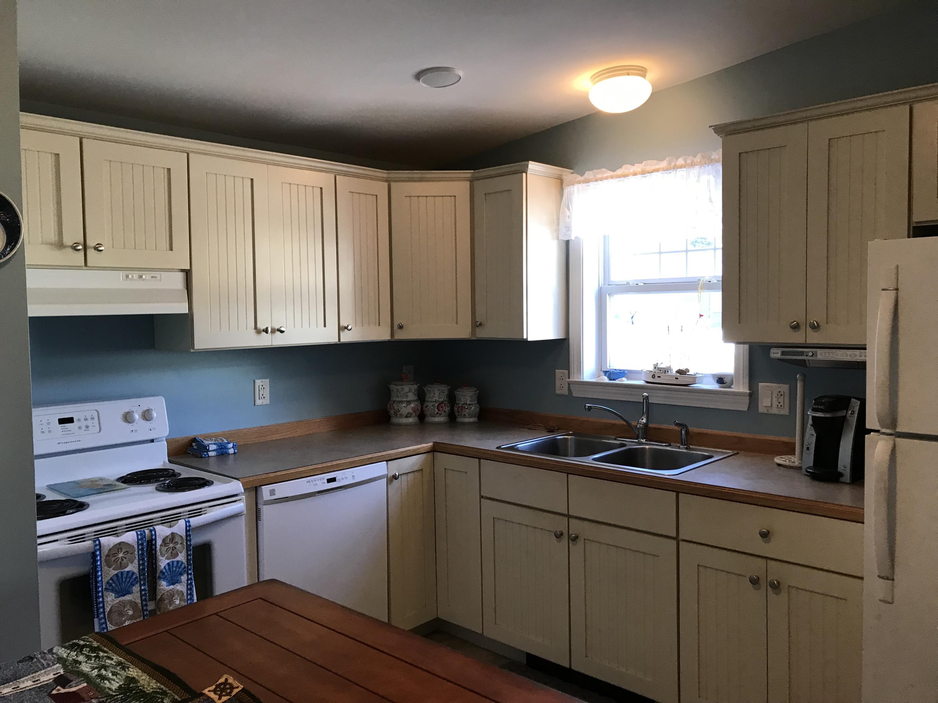 412 Post Road, Unit 102 Wells, ME 04090 - Photo 7 of 28 7 Kitchen