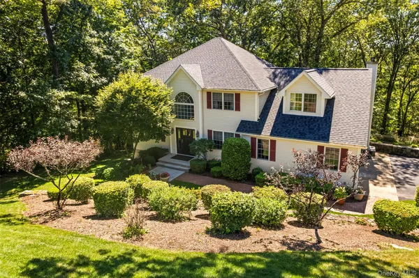 $925,000 | 17 Ruby Lane, Carmel, NY 10512