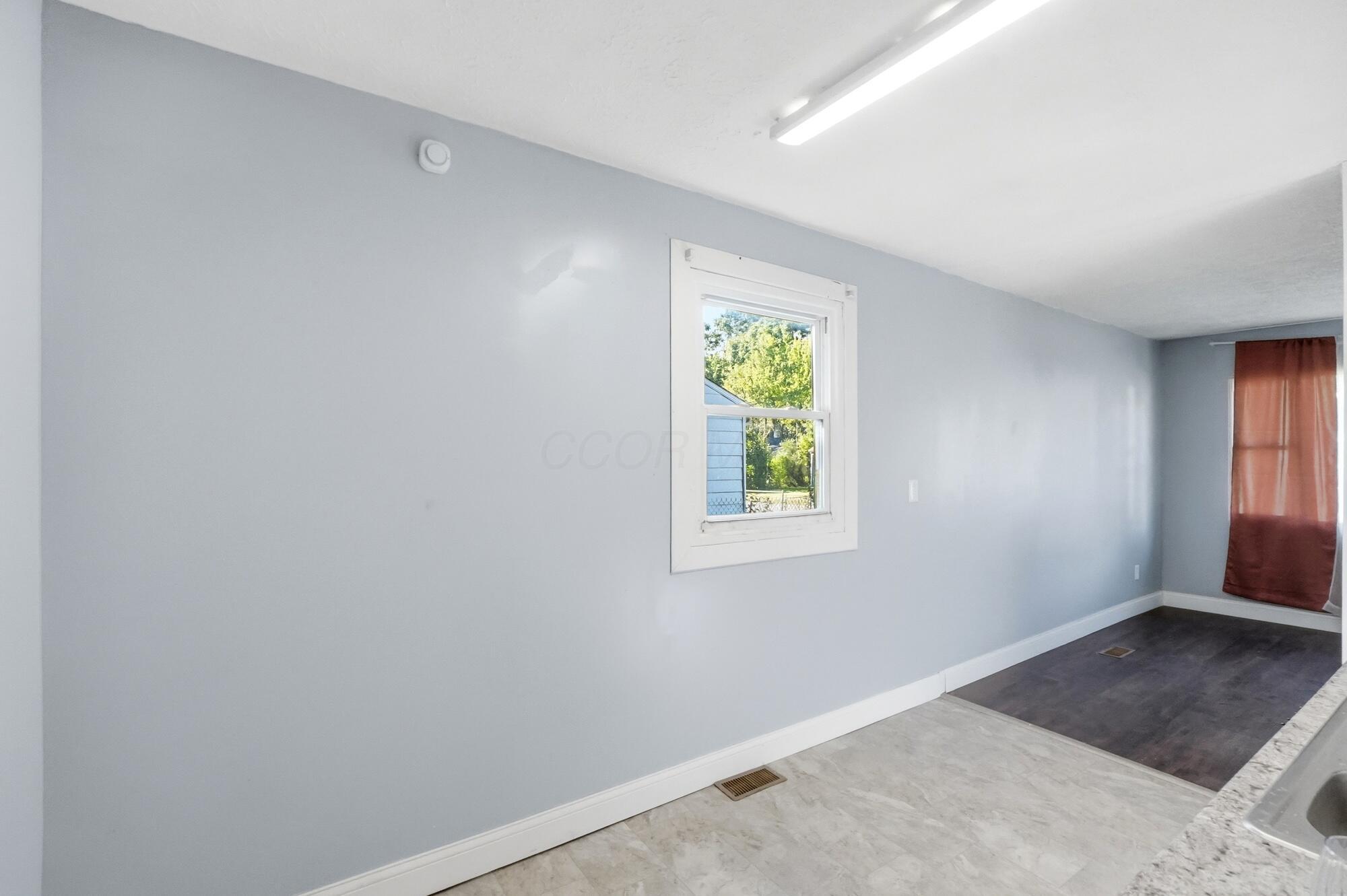 1104 Russell Avenue Springfield, OH 45506 - Photo 10 of 24