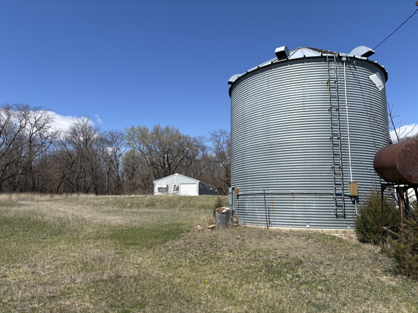 13180 Springhill Road Prophetstown, IL 61277 - Photo 8 of 9