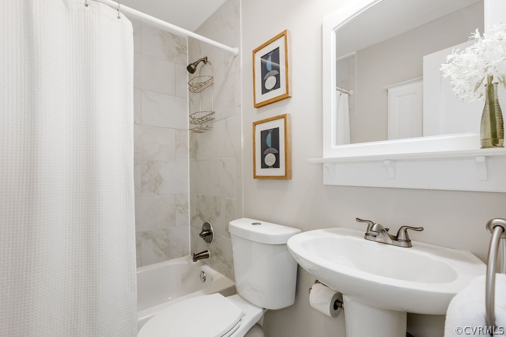 4827 Brook Road Richmond, VA 23227 - Photo 17 of 26 Gallery Image 17