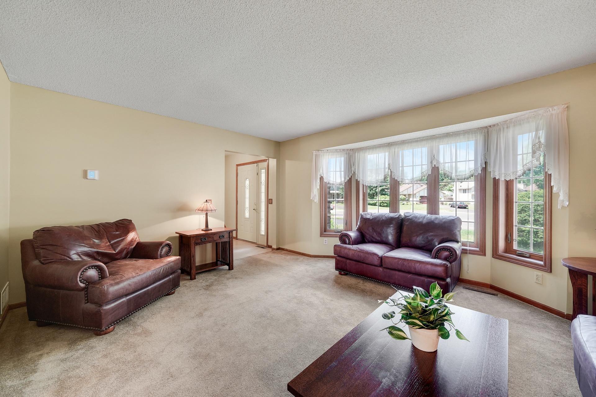 14246 Dearborn Path Rosemount, MN 55068 - Photo 12 of 44