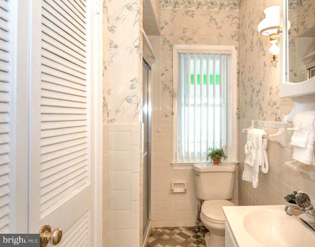 3202 Bennett Point Road Queenstown, MD 21658 - Photo 20 of 49 Main Level Full / Guest Bath