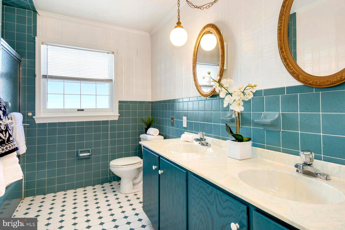 3202 Bennett Point Road Queenstown, MD 21658 - Photo 41 of 49 Full Hall Bath with Dual Vanity