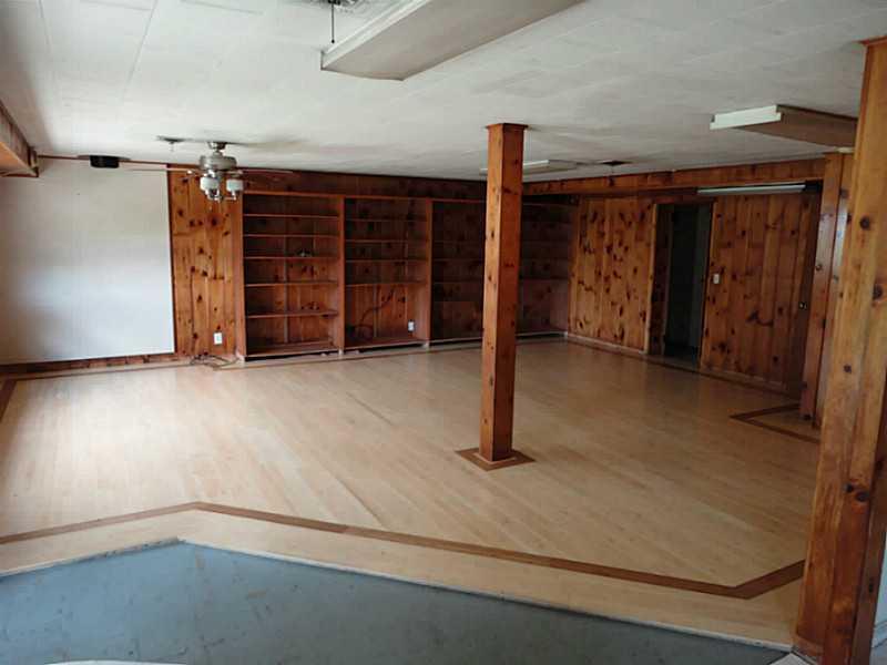784 Kennebec Road Hampden, ME 04444 - Photo 7 of 15 Den/Family/Great Room.