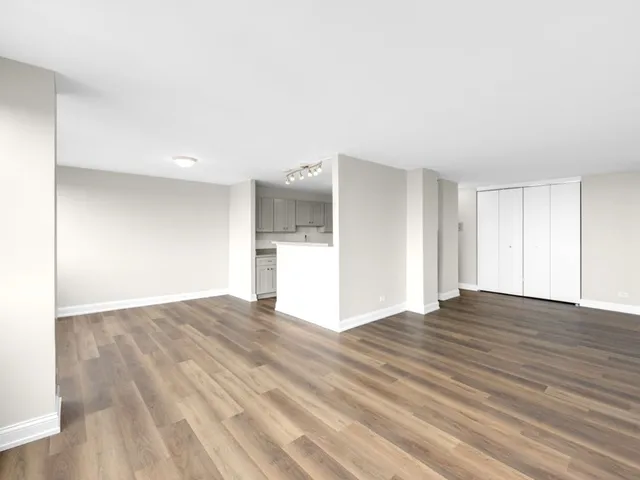 $55,000 | 4850 South Lake Park Avenue, Unit 2508B, Chicago, IL 60615