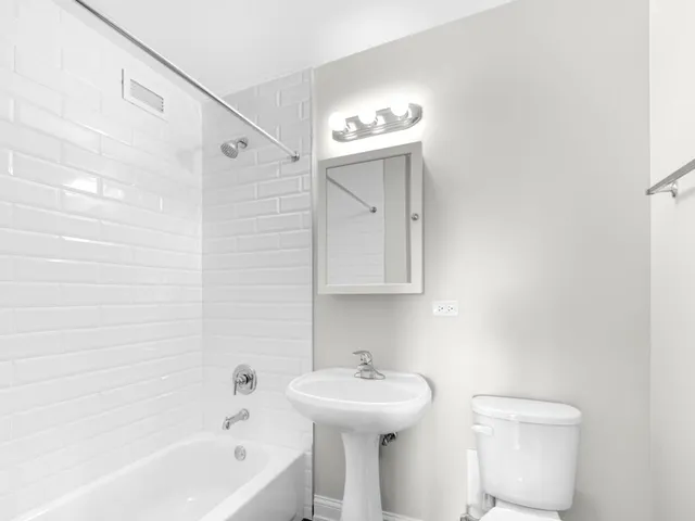 $55,000 | 4850 South Lake Park Avenue, Unit 2508B, Chicago, IL 60615