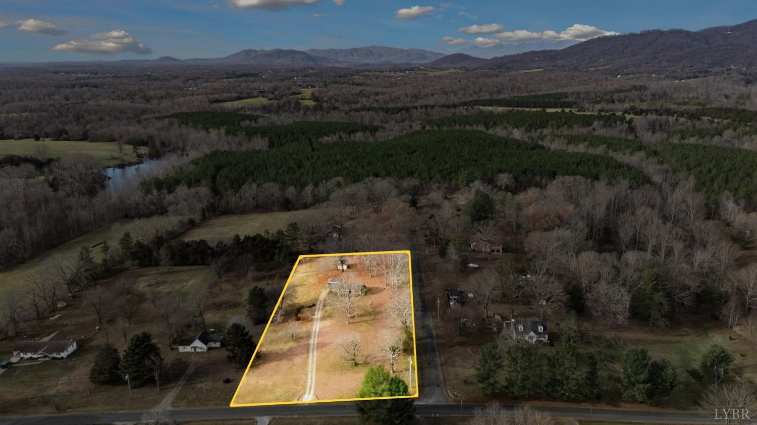 907 High Peak Road Monroe, VA 24574 - Photo 3 of 61 an aerial view of a house