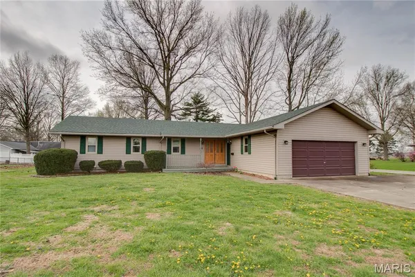 $215,000 | 312 West 4th S Street, Mount Olive, IL 62069