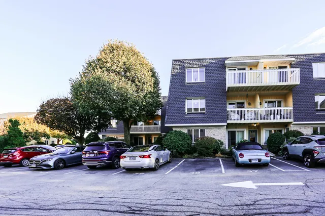 $525,000 | 61 Seaview Avenue, Unit 51, Stamford, CT 06902