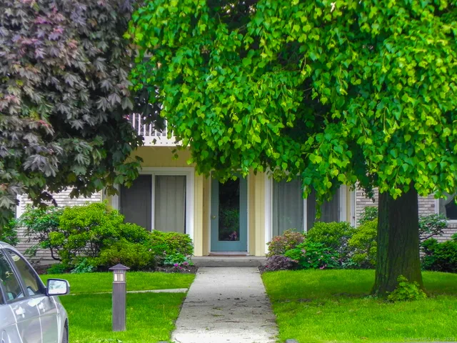 $525,000 | 61 Seaview Avenue, Unit 51, Stamford, CT 06902