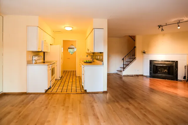 $525,000 | 61 Seaview Avenue, Unit 51, Stamford, CT 06902