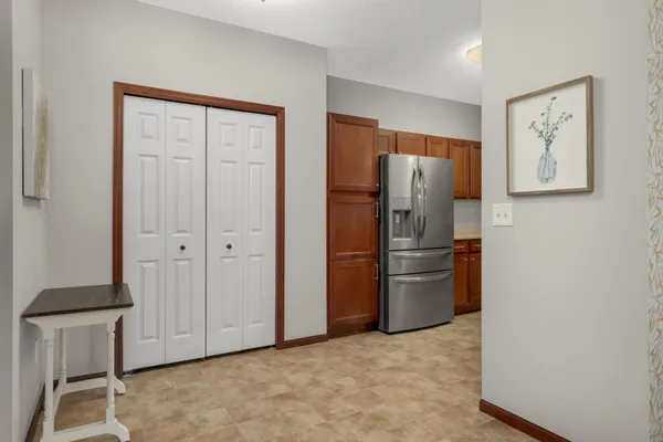 $300,000 | 4940 Underwood Lane North, Unit 4940G, Plymouth, MN 55442