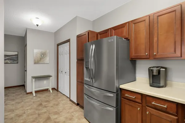 $300,000 | 4940 Underwood Lane North, Unit 4940G, Plymouth, MN 55442