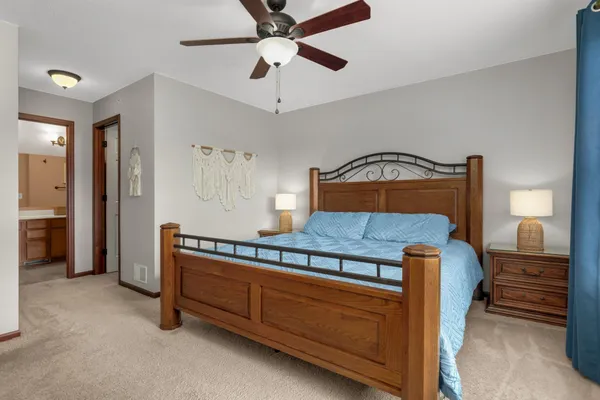 $300,000 | 4940 Underwood Lane North, Unit 4940G, Plymouth, MN 55442