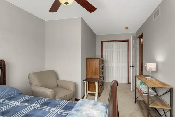 $300,000 | 4940 Underwood Lane North, Unit 4940G, Plymouth, MN 55442