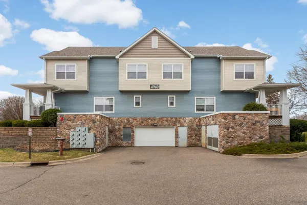 $300,000 | 4940 Underwood Lane North, Unit 4940G, Plymouth, MN 55442