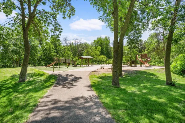 $300,000 | 4940 Underwood Lane North, Unit 4940G, Plymouth, MN 55442