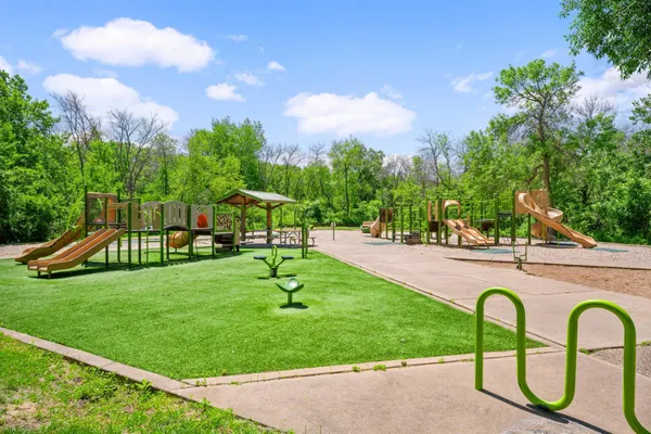 $300,000 | 4940 Underwood Lane North, Unit 4940G, Plymouth, MN 55442