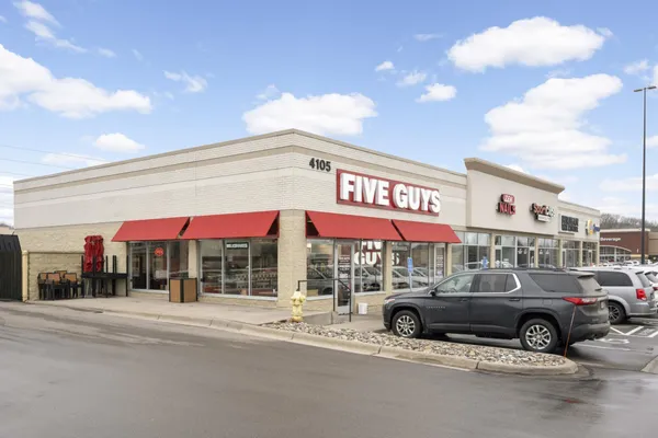 $300,000 | 4940 Underwood Lane North, Unit 4940G, Plymouth, MN 55442