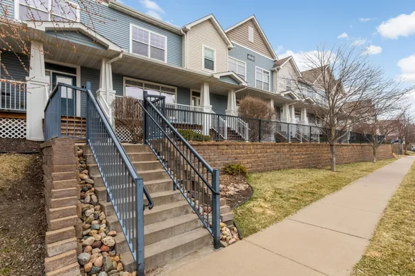 $300,000 | 4940 Underwood Lane North, Unit 4940G, Plymouth, MN 55442