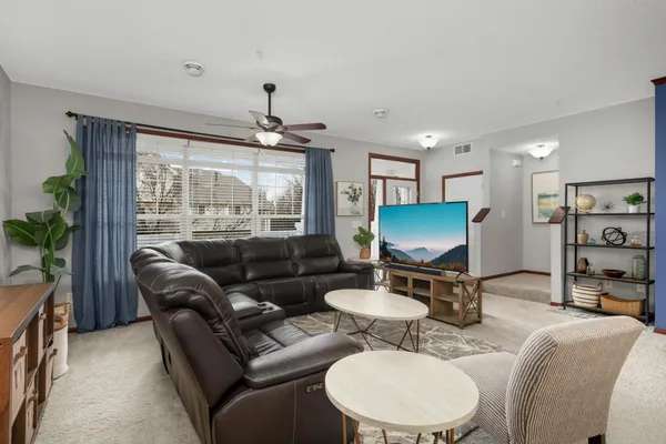 $300,000 | 4940 Underwood Lane North, Unit 4940G, Plymouth, MN 55442