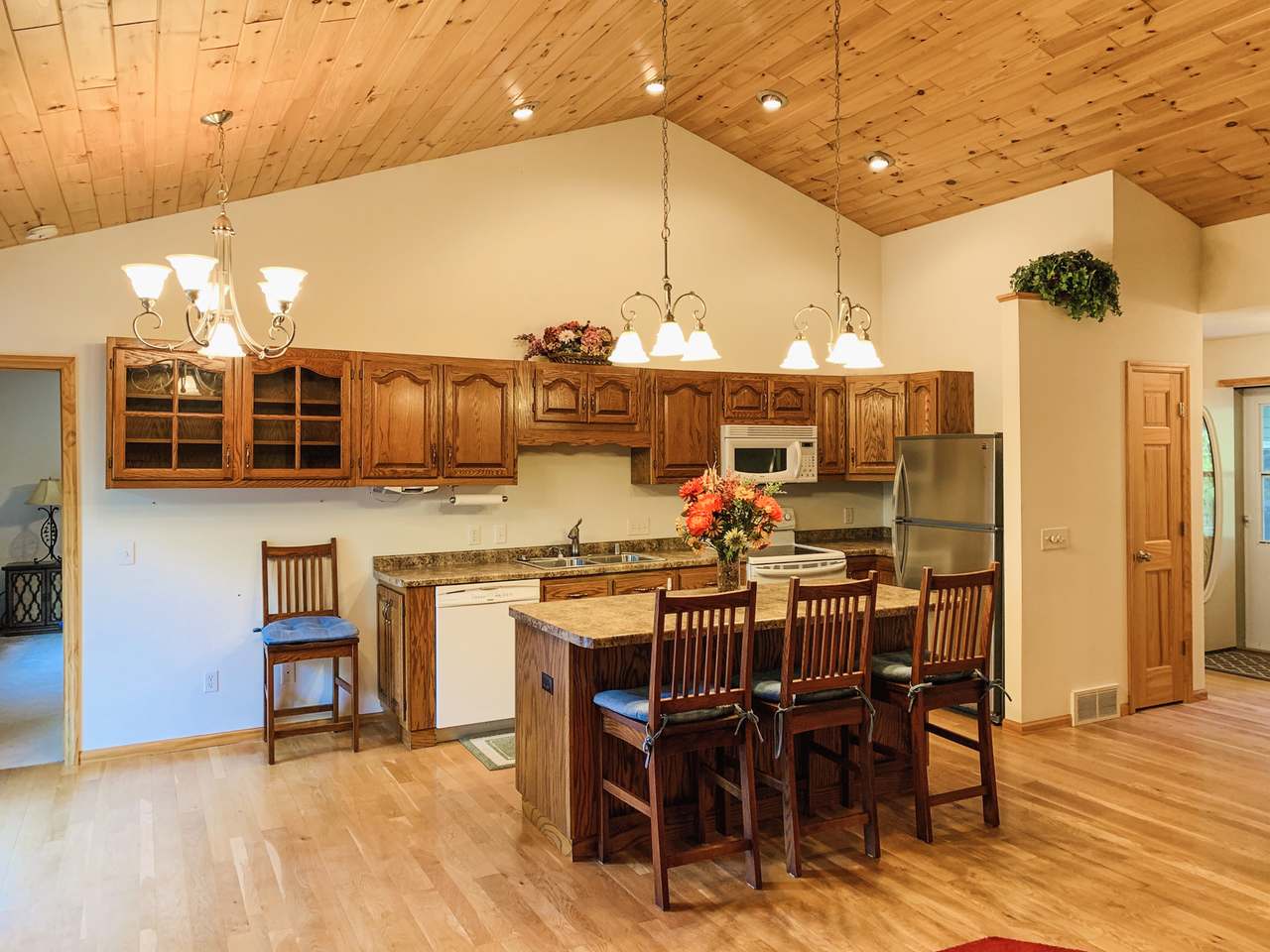 W5505 Beach Road Tomahawk, WI 54487 - Photo 4 of 50 Gallery Image 4