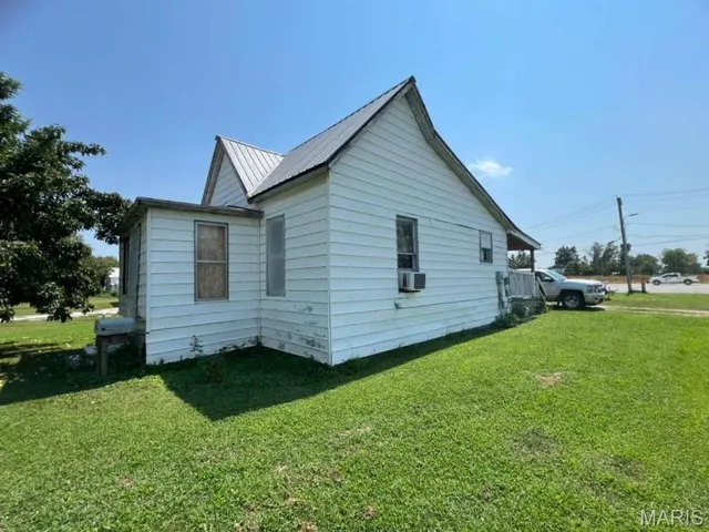 $45,500 | 201 East Birch Street, Shelbina, MO 63468