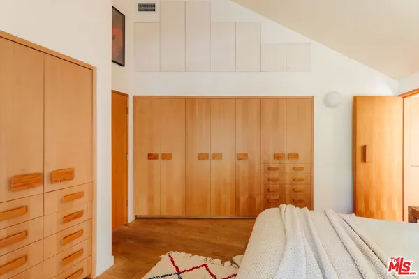 $1,795,000 | 3462 Descanso Drive, Los Angeles, CA 90026