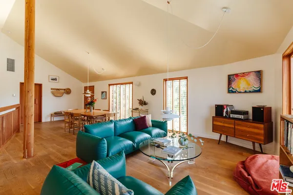 $1,795,000 | 3462 Descanso Drive, Los Angeles, CA 90026