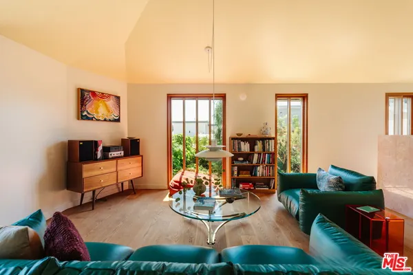 $1,795,000 | 3462 Descanso Drive, Los Angeles, CA 90026