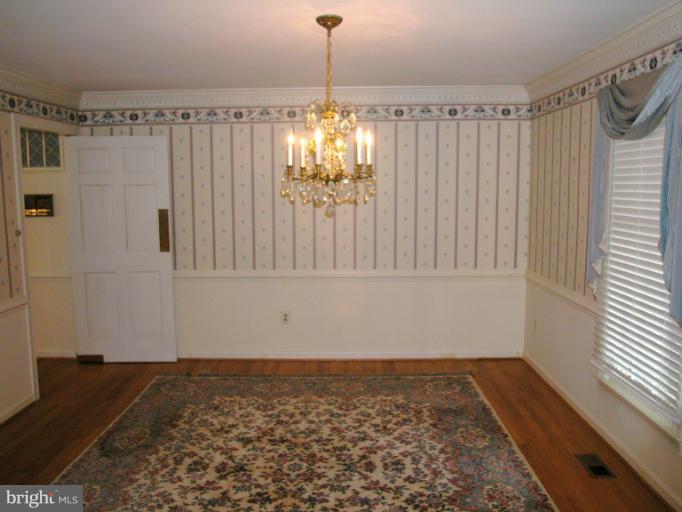 9108 Stonewall Road Manassas, VA 20110 - Photo 16 of 25 Dining Room