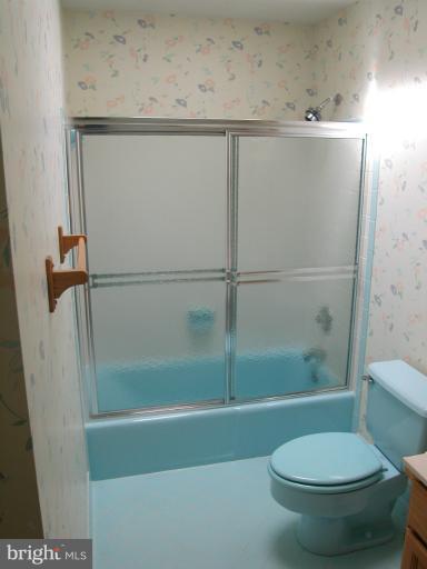 9108 Stonewall Road Manassas, VA 20110 - Photo 21 of 25 Bath