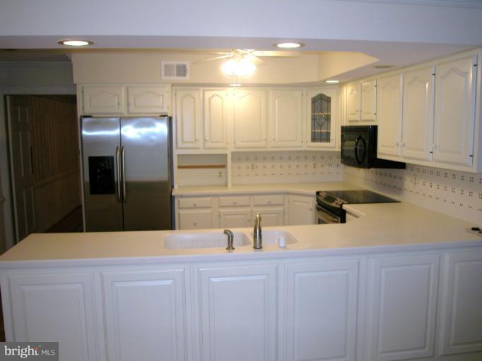 9108 Stonewall Road Manassas, VA 20110 - Photo 6 of 25 Kitchen